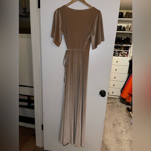 Baltic Born “Meghan” Velvet Maxi Dress Shell - Picture 7 of 9